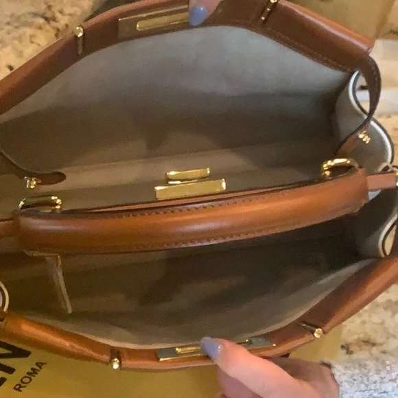 Fendi Peekaboo Medium/Vit. King Camel!!! - Picture 7 of 9